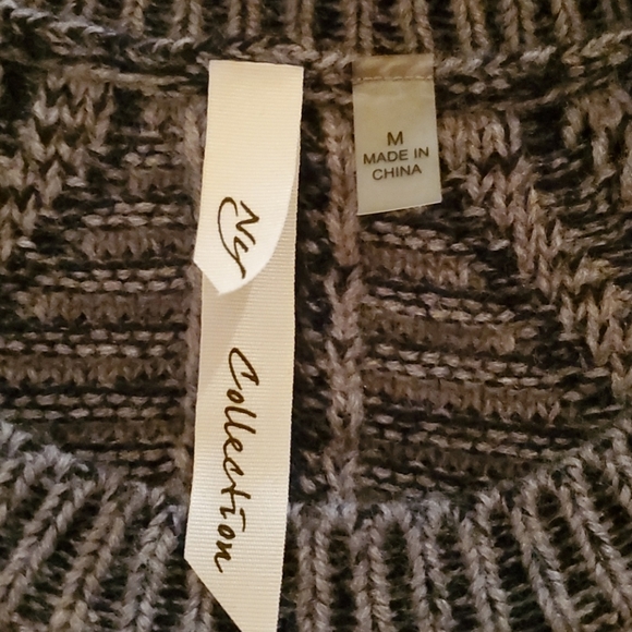 NY Collection Sweater Medium - Picture 5 of 6